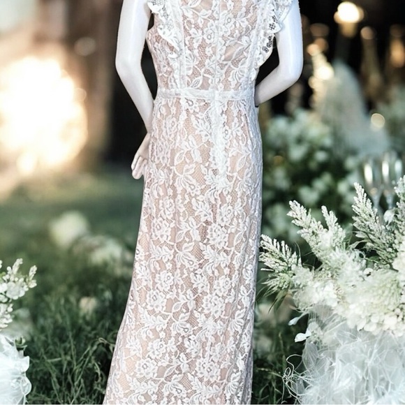 Lulus White Lace Nude Color Lining Formal NWT - Picture 3 of 8